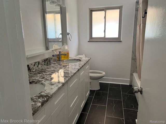 32850 WINNIE Avenue, Warren, MI 48093