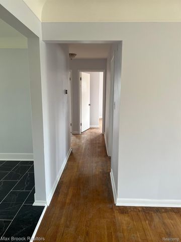 32850 WINNIE Avenue, Warren, MI 48093