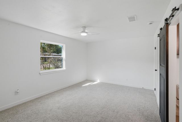 1727 W Doyle Street, Granbury, TX 76048