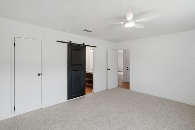 1727 W Doyle Street, Granbury, TX 76048