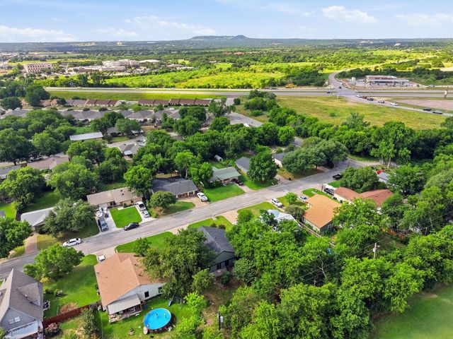 1727 W Doyle Street, Granbury, TX 76048