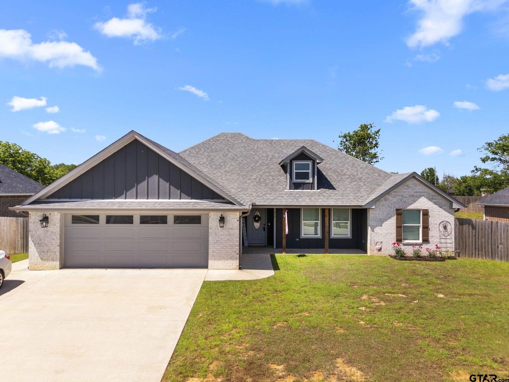 217 Meadow Lane, Lindale, TX 75771