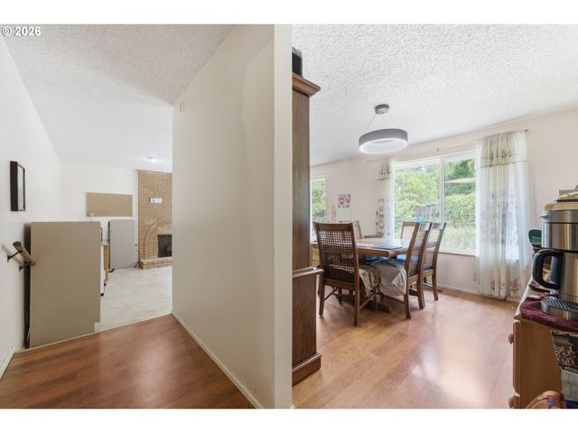 2281 BLACKBURN St, Eugene, OR 97405