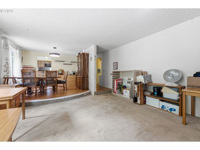 2281 BLACKBURN St, Eugene, OR 97405