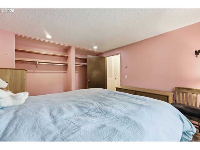 2281 BLACKBURN St, Eugene, OR 97405