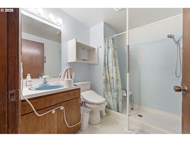 2281 BLACKBURN St, Eugene, OR 97405