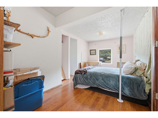 2281 BLACKBURN St, Eugene, OR 97405