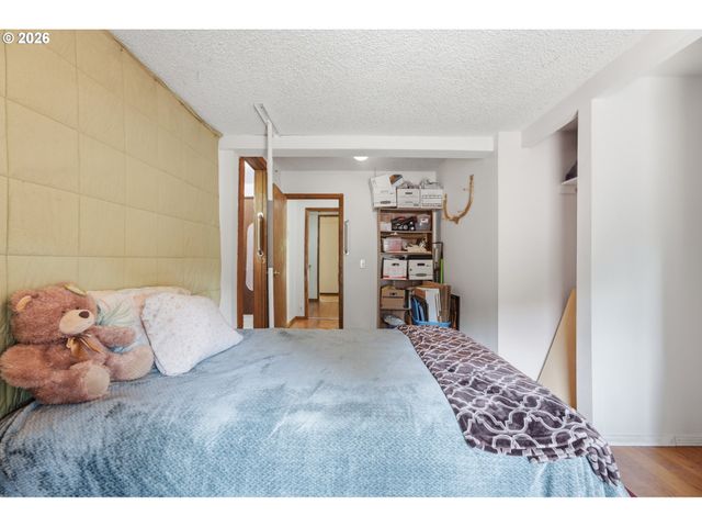 2281 BLACKBURN St, Eugene, OR 97405