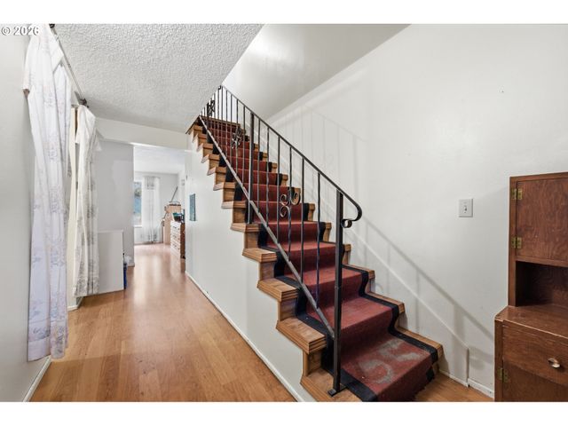 2281 BLACKBURN St, Eugene, OR 97405