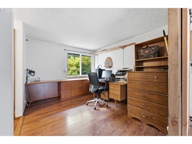 2281 BLACKBURN St, Eugene, OR 97405