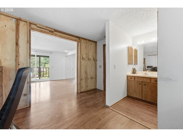 2281 BLACKBURN St, Eugene, OR 97405