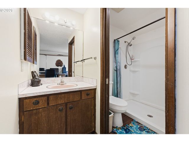 2281 BLACKBURN St, Eugene, OR 97405