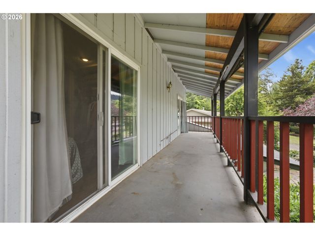2281 BLACKBURN St, Eugene, OR 97405