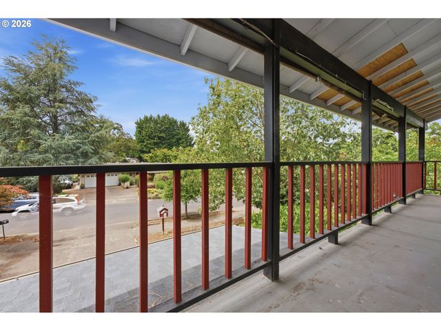 2281 BLACKBURN St, Eugene, OR 97405