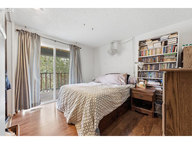 2281 BLACKBURN St, Eugene, OR 97405