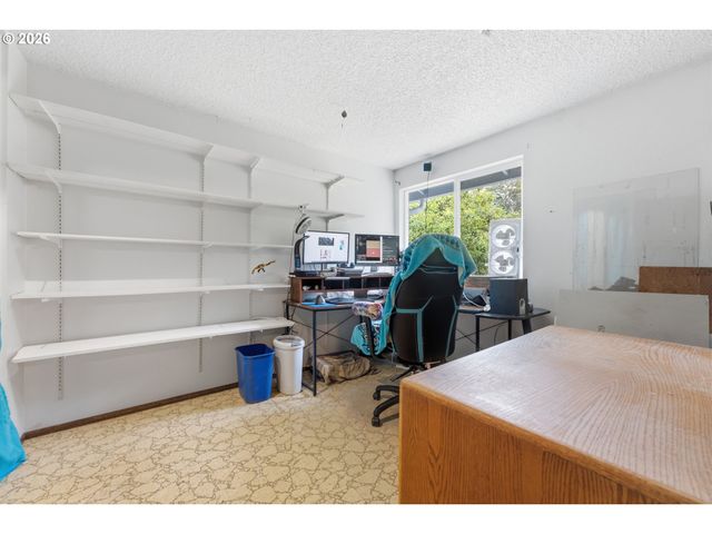 2281 BLACKBURN St, Eugene, OR 97405