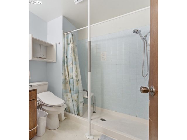 2281 BLACKBURN St, Eugene, OR 97405