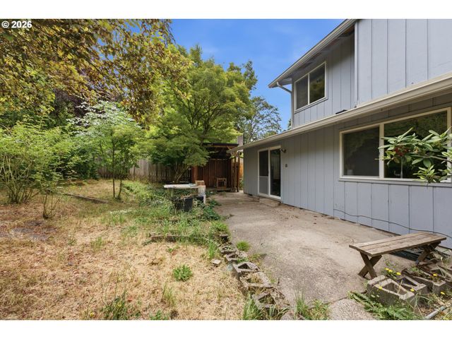2281 BLACKBURN St, Eugene, OR 97405