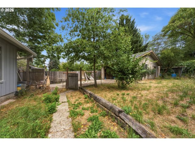 2281 BLACKBURN St, Eugene, OR 97405