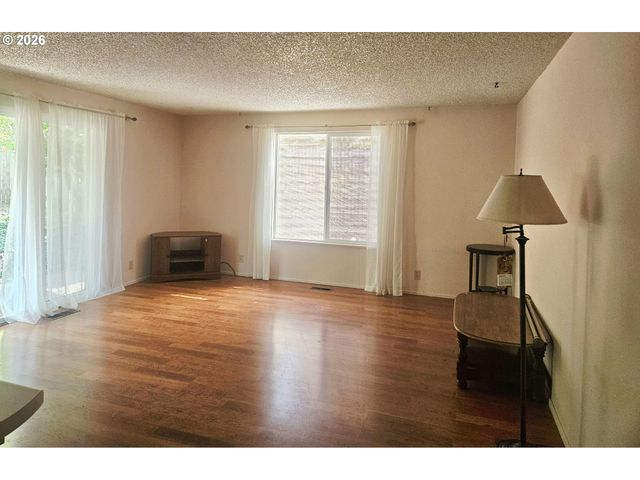 2281 BLACKBURN St, Eugene, OR 97405