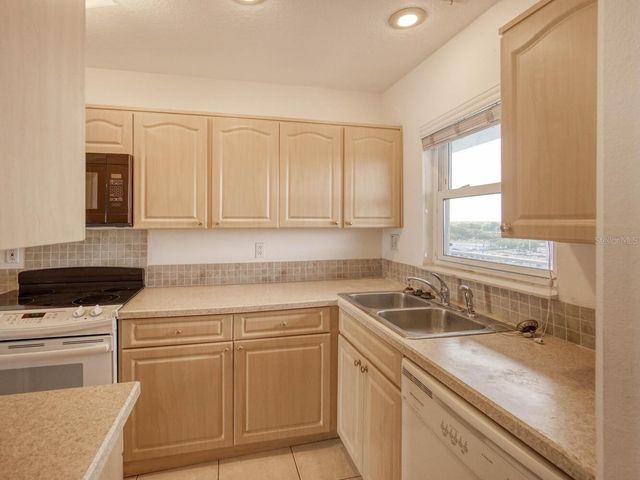 4939 FLORAMAR TERRACE 912, New Port Richey, FL 34652