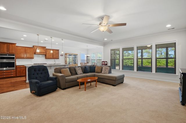 627 Lyrebird Avenue, Wilmington, NC 28412