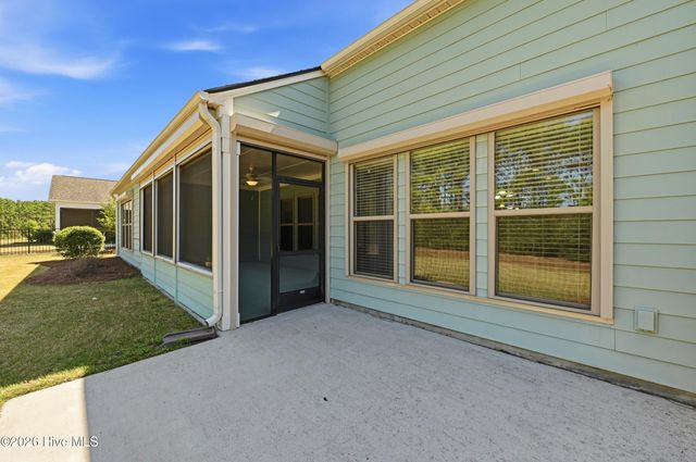 627 Lyrebird Avenue, Wilmington, NC 28412