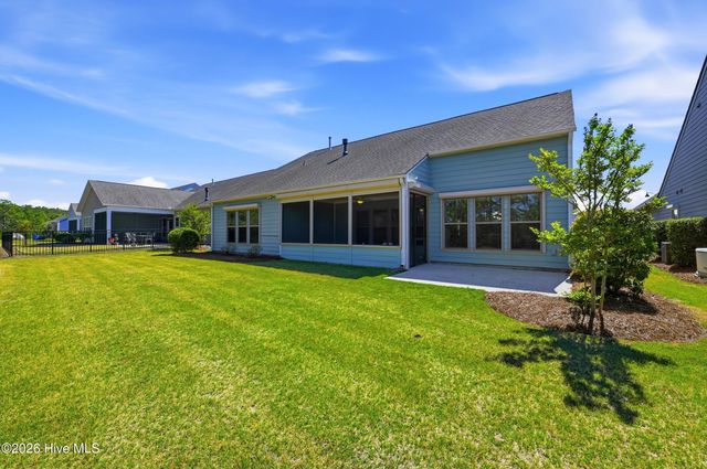 627 Lyrebird Avenue, Wilmington, NC 28412