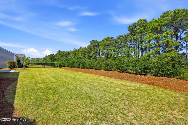 627 Lyrebird Avenue, Wilmington, NC 28412