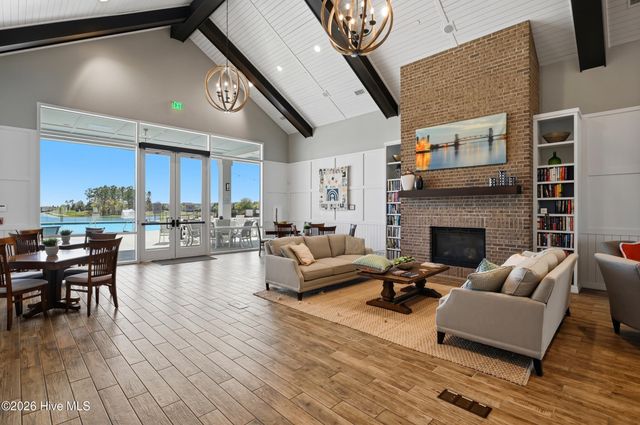 627 Lyrebird Avenue, Wilmington, NC 28412