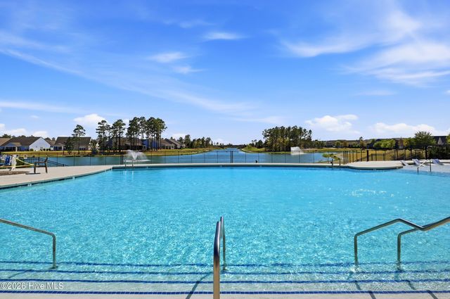 627 Lyrebird Avenue, Wilmington, NC 28412