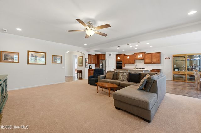 627 Lyrebird Avenue, Wilmington, NC 28412