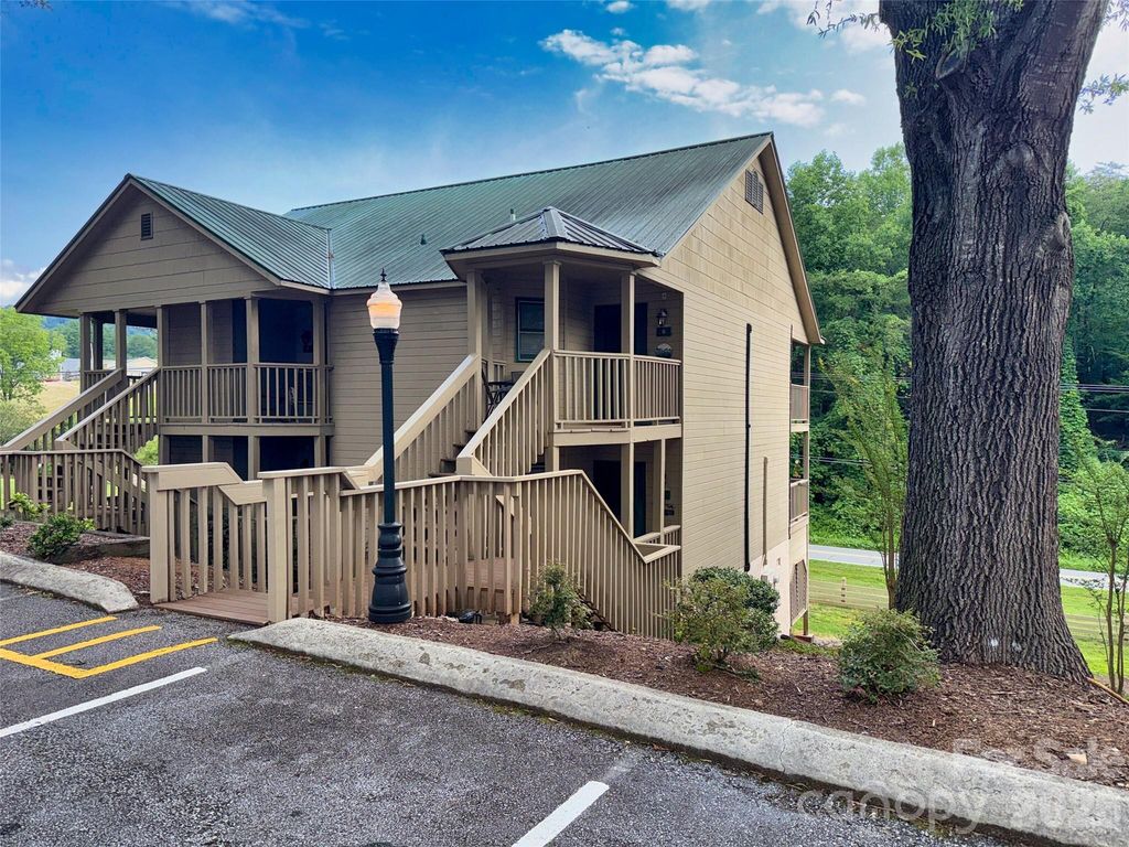 160 Whitney Boulevard 3, Lake Lure, NC 28746