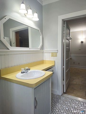 102 Melrose Street, Bristol, CT 06010