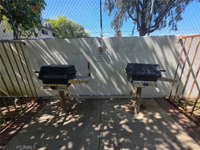 18601 Collins Street D7, Tarzana, CA 91356