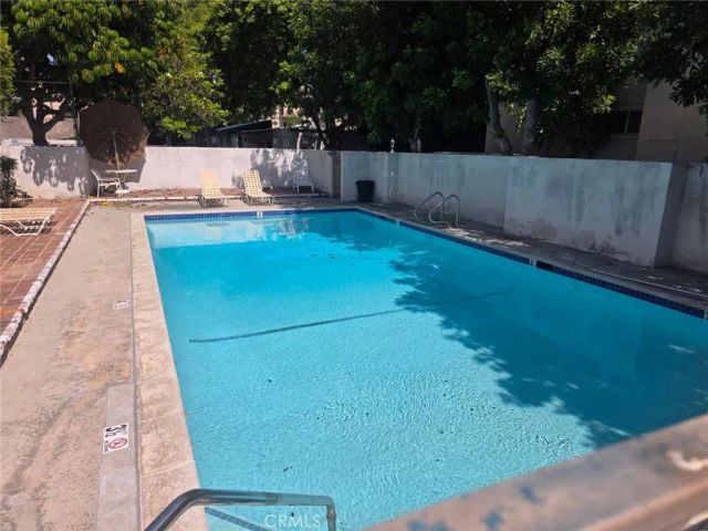 18601 Collins Street D7, Tarzana, CA 91356