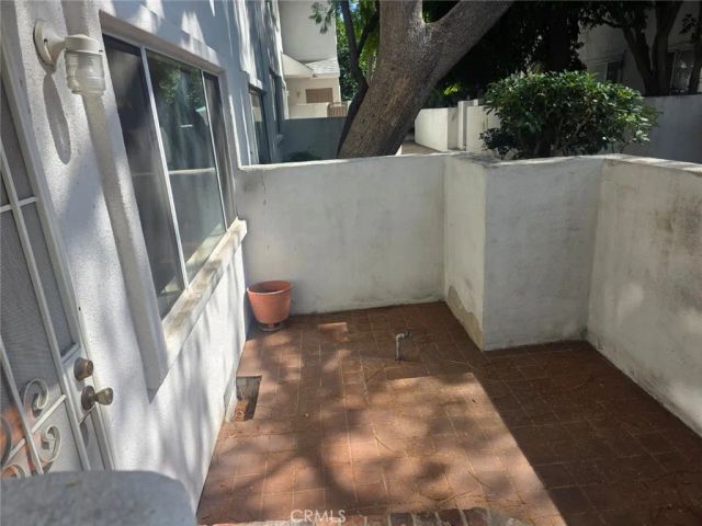 18601 Collins Street D7, Tarzana, CA 91356