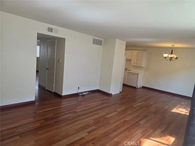 18601 Collins Street D7, Tarzana, CA 91356