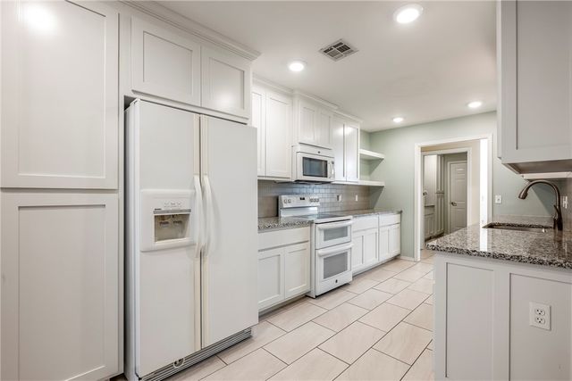 2103 Green Acres Drive, Rogers, AR 72758