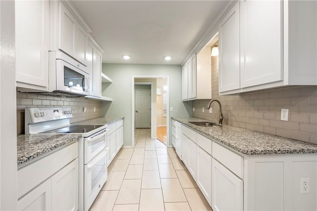 2103 Green Acres Drive, Rogers, AR 72758