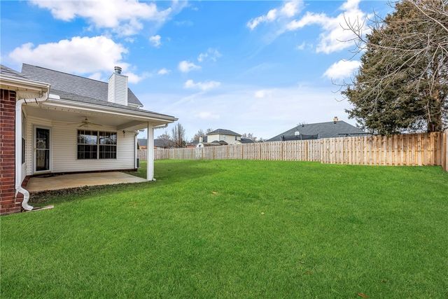 2103 Green Acres Drive, Rogers, AR 72758