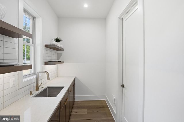 3020 CASTLE RD, Falls Church, VA 22044