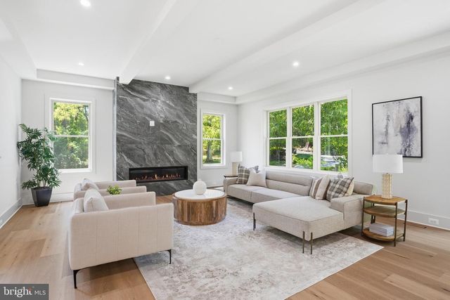 3020 CASTLE RD, Falls Church, VA 22044