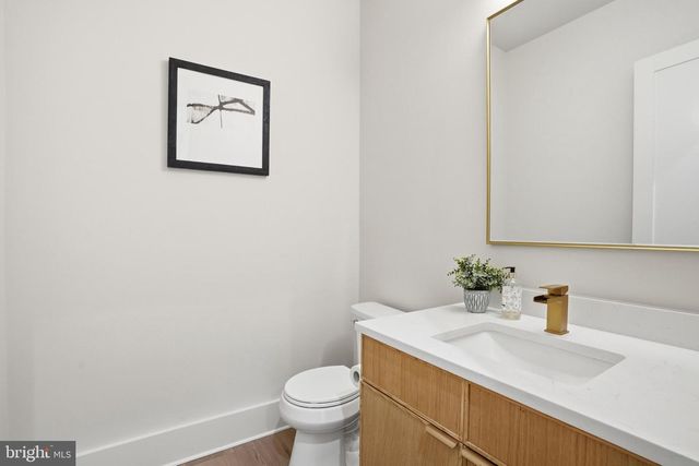 3020 CASTLE RD, Falls Church, VA 22044