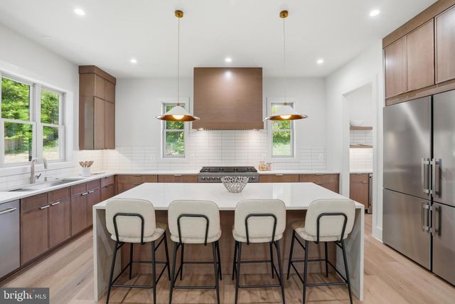3020 CASTLE RD, Falls Church, VA 22044