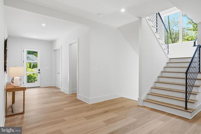 3020 CASTLE RD, Falls Church, VA 22044
