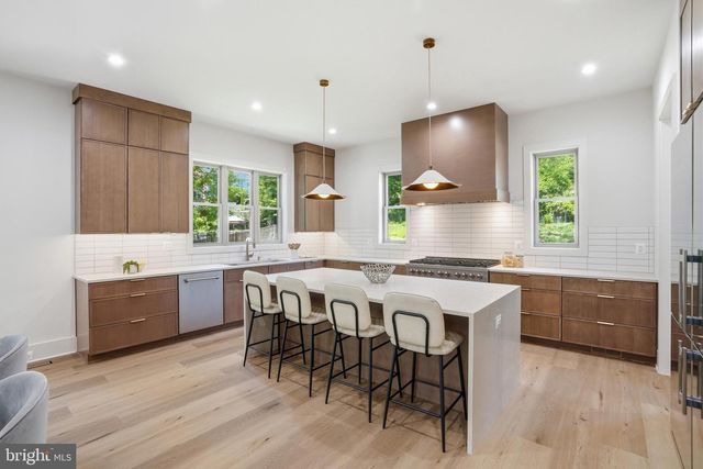 3020 CASTLE RD, Falls Church, VA 22044