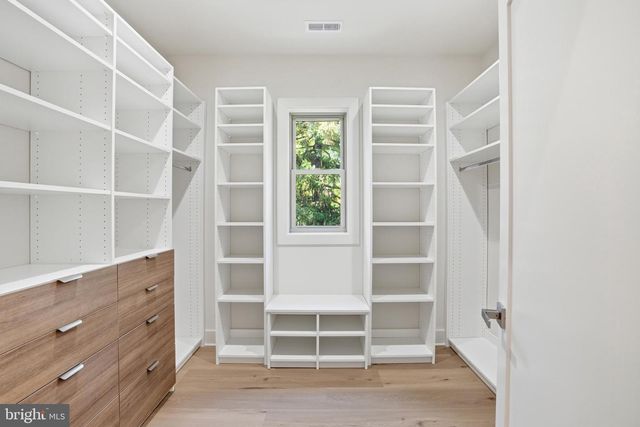 3020 CASTLE RD, Falls Church, VA 22044