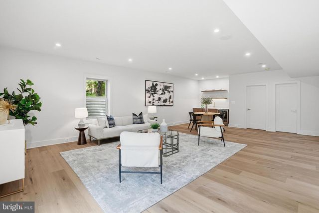 3020 CASTLE RD, Falls Church, VA 22044