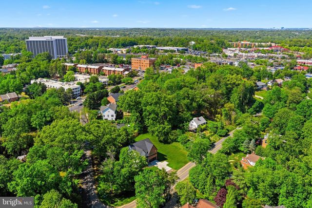3020 CASTLE RD, Falls Church, VA 22044